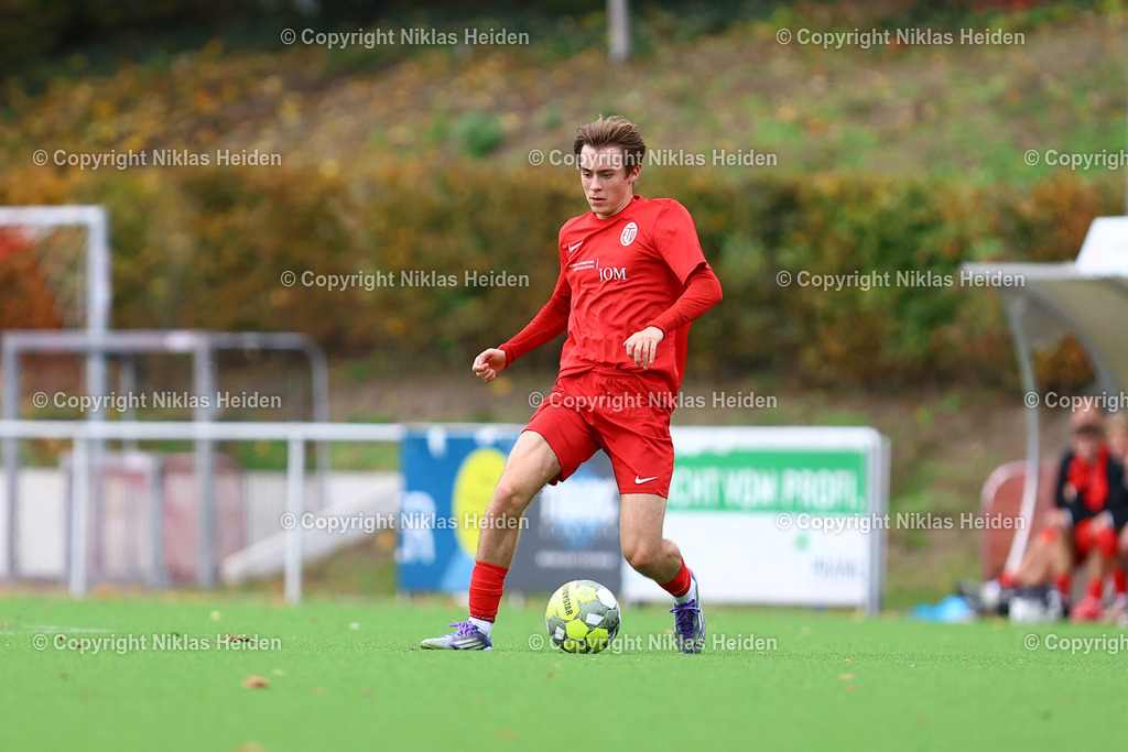 NH_EimsbüttelerTVU19_Altona93U19_RegionalligaNord_11102025 | #20 Linus Dennis Ahrens (Eimsbütteler TV U19)Fußball I Junioren I A-Junioren Regionalliga Nord I Saison 2025-2026  I 7. Spieltag I Eimsbütteler TV U19 - Altona 93 I 11.10.2025 I Sportzentrum Hoheluft