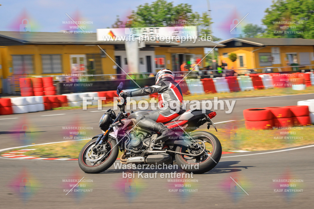 _DSK2385 | Hier findet Ihr Bilder von Touristenfahrten auf der Nürburgring Nordschleife oder von anderen Veranstaltungen die ich besucht habe. Viel Spass beim Durch Schauen 