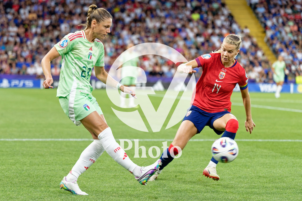 Norway v Italy - UEFA Women's EURO 2025 Quarter-Final | GENEVA, SWITZERLAND - JULY 16: Cecilia Salvai of Italy (L) shoots under pressure from Ada Hegerberg of Norway (R)   during the UEFA Women's EURO 2025 Quarter-Final match between Norway and Italy at Stade de Geneve on July 16, 2025 in Geneva, Switzerland. (Photo by Giuseppe Velletri/Sports Press Photo/Getty Images)