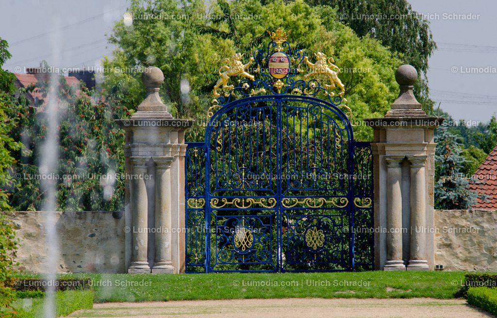 10049-1681 - Schloß Hundisburg | Stockfoto und Bilderpool mit Bildmaterial aus Deutschland, dem Harz, Halberstadt, Quedlinburg, Wernigerode und weltweit. Qualitativ hochwertige und professionelle Fotos anschauen und kaufen. - Realisiert mit Pictrs.com