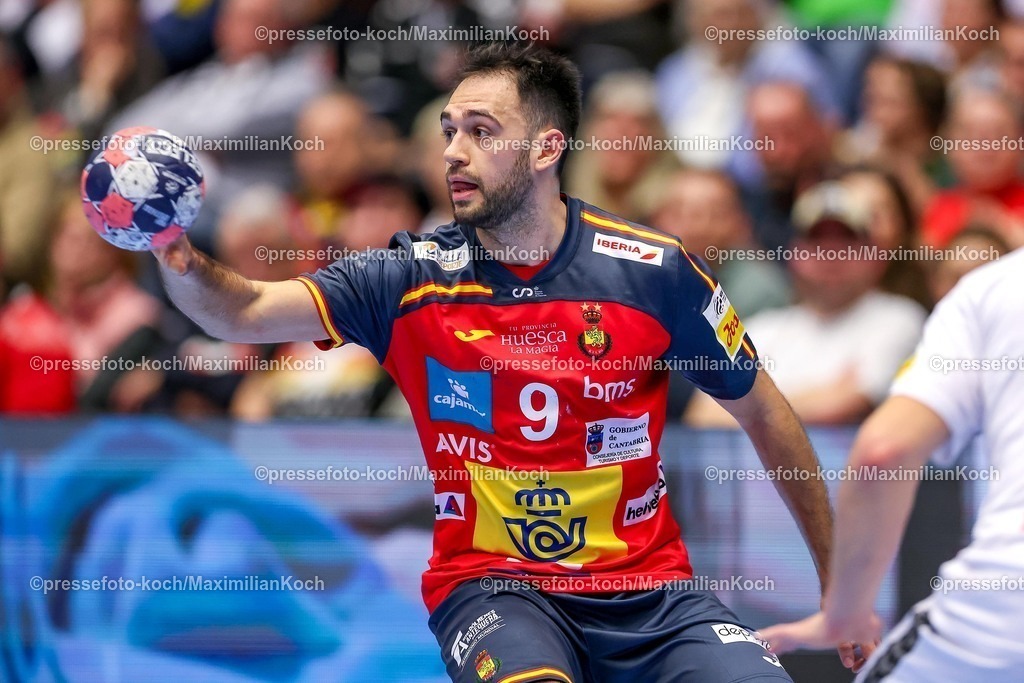 EHF15012601114 | 15.01.2026, Handball, Men's EHF EURO 2026, Spanien - Serbien, Jyske Bank Boxen in Herning, Dänemark, Preliminary Round:  Ian Tarrafeta Serrano (Espania #09) 