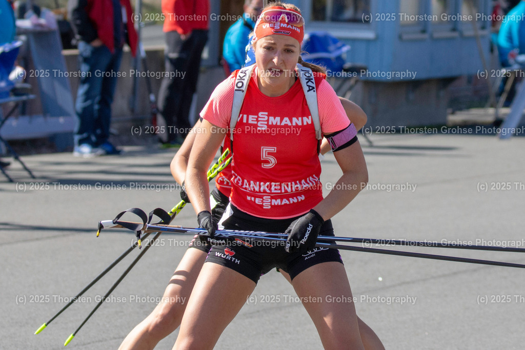 Deutsche Meisterschaften Biathlon 2018 | Deutsche Meisterschaften Biathlon 2018, Massenstart Frauen am 15.09.2018 in der DKB SKI ARENA in Oberhof, (Deutschland)

Bild: Luise Kummer vom SV Frankenhain / BwO (5), - Realisiert mit Pictrs.com