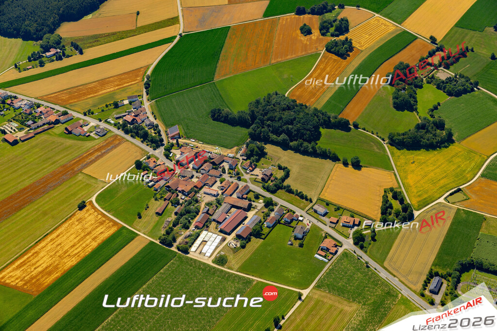 Die Luftaufnahme Janahof - Cham wurde 2022 vom Flugzeug aus (keine Drohne) erstellt. Hohe Auflösung -für große Poster und Wandbilder geeignet - Garantiert!