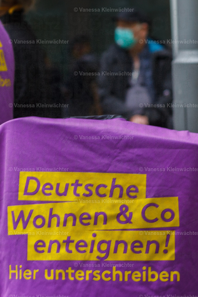 200518 Deutsche Wohnen Enteignen Klage-6 | Vanessa Kleinwächter - Realisiert mit Pictrs.com