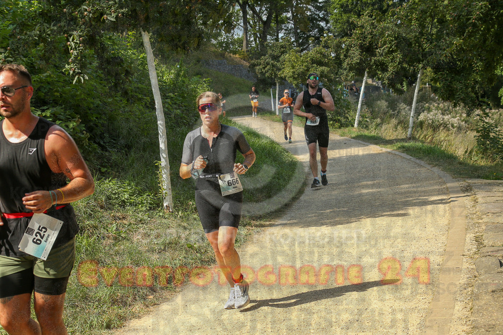 250824_1444_EX1_7372 | Sportfotografie im Rhein-Sieg Kreis, Köln, Bonn, NRW, Rheinland Pfalz, Hessen, etc. Unser Tätigkeitsfeld umfasst den Laufsport vom Volkslauf über den Marathon, Duathlon, Triathon bis zum Ultralauf wie Kölnpfad Ultra oder Schindertrail.