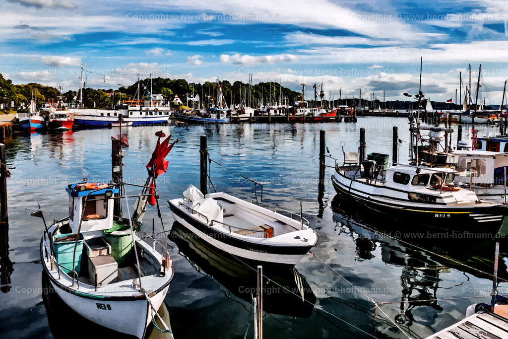 PDM2_5867_Heikendorf-Hafen_150x100 | DIGITALKUNST. Fischerboote in Heikendorf. __ Kleine Boote im Fischereihafen an einem sonnigen Sommertag bilden die idyllische Hafenkulisse. __ Seitenverhältnis = 3 zu 2. - Realisiert mit Pictrs.com
