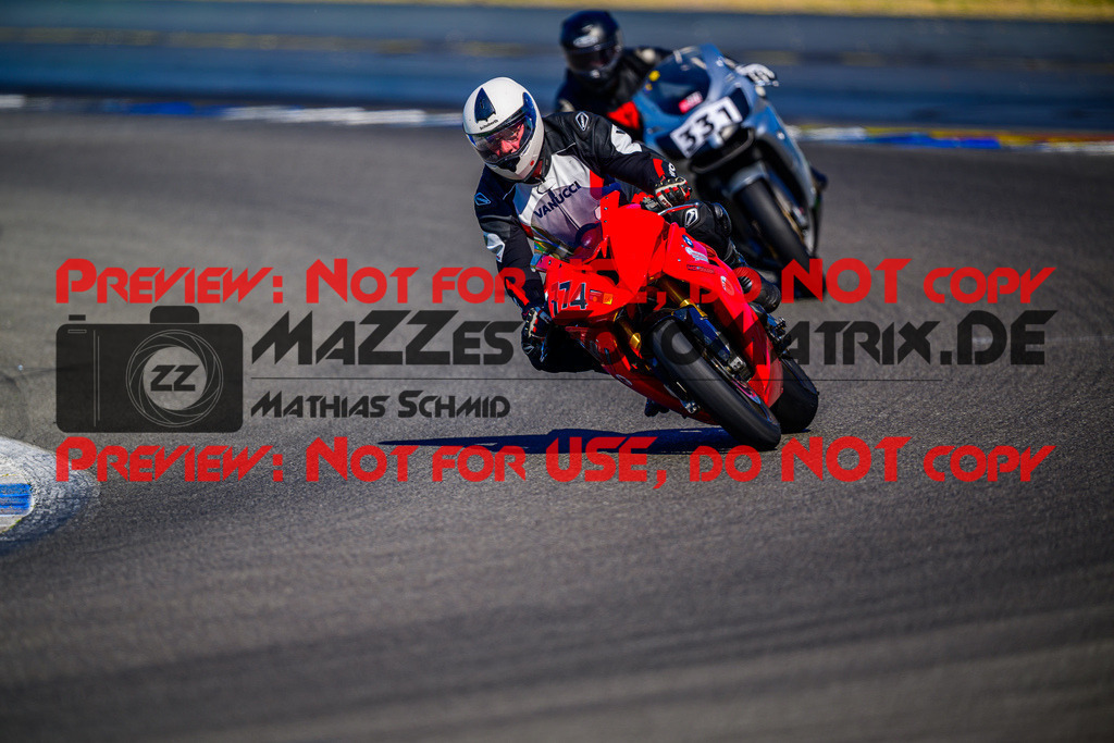 MaZZes_Fotomatrix_20250519_6007705_8868-2 | GELB