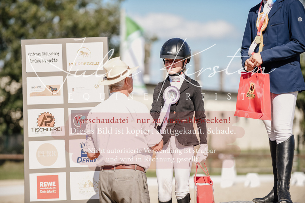 DSC_9840 | Pferde- und Turnierfotografie in Westsachsen. Pferdeportraits, Auftragszeichnungen und intuitive Kunst.