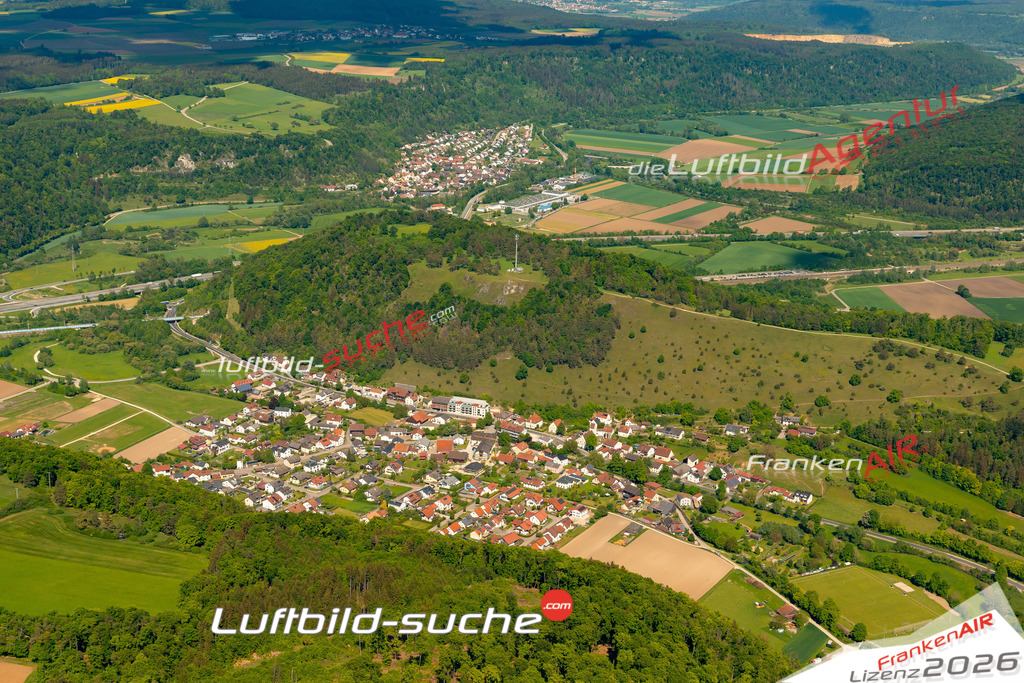 Das Luftbild zeigt : Enkering Kinding - Die Luftaufnahme wurde 2024 vom UL-Flugzeug aus erstellt ( keine Drohne ) - Hochauflösende Luftaufnahme - Für grossformatige Ausdrucke geeignet. Die Geschenkidee !Mit Lizenz und Bildrechte bestellbar