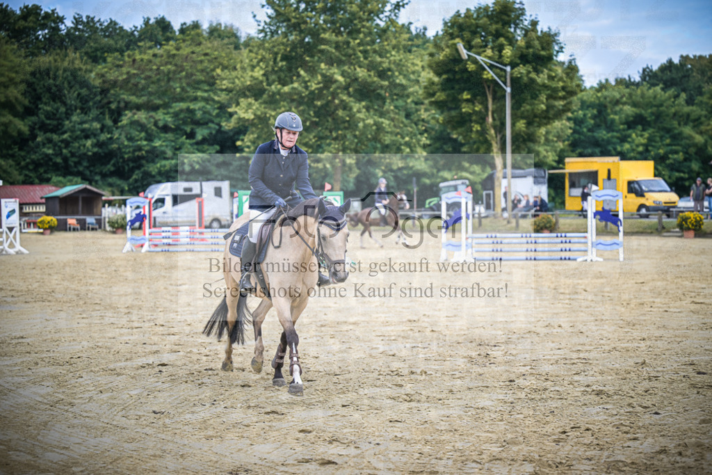 DOS_0534 | Entdecke hochwertige Reitturnierfotos von Foto Oger. Professionell, emotional und authentisch – jetzt Lieblingsmomente im Shop bestellen.Deutschlandweite Turnierfotografie. - Realisiert mit Pictrs.com