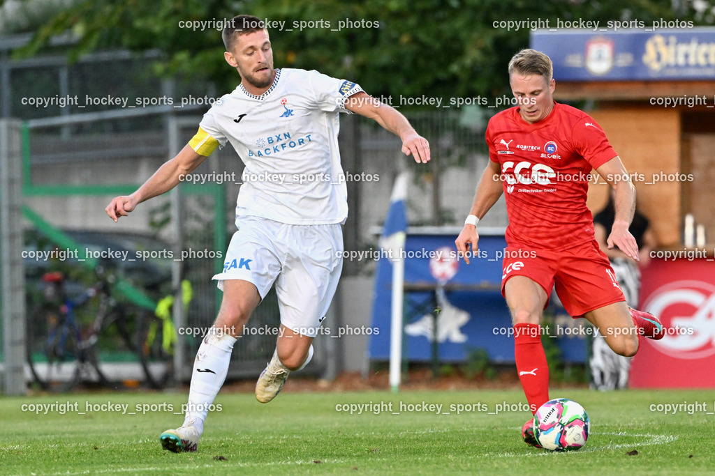SAK vs. SC St. Veit | #22 Leo Ejup SAK, #11 Alexander Hofer SC St. Veit, SAK vs. SC St. Veit, SAK vs. SC St. Veit am 19.09.2025 in Klagenfurt (Sportpark Welzenegg), Austria, (Photo by Bernd Stefan)