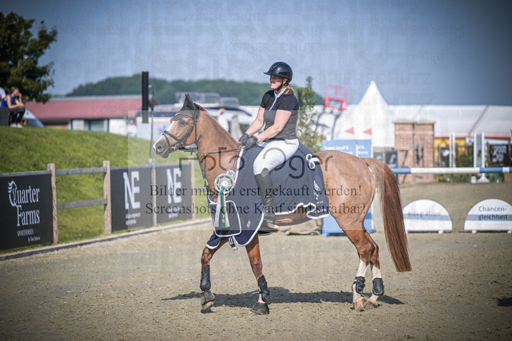 DOS_0081 | Entdecke hochwertige Reitturnierfotos von Foto Oger. Professionell, emotional und authentisch – jetzt Lieblingsmomente im Shop bestellen.Deutschlandweite Turnierfotografie. - Realisiert mit Pictrs.com