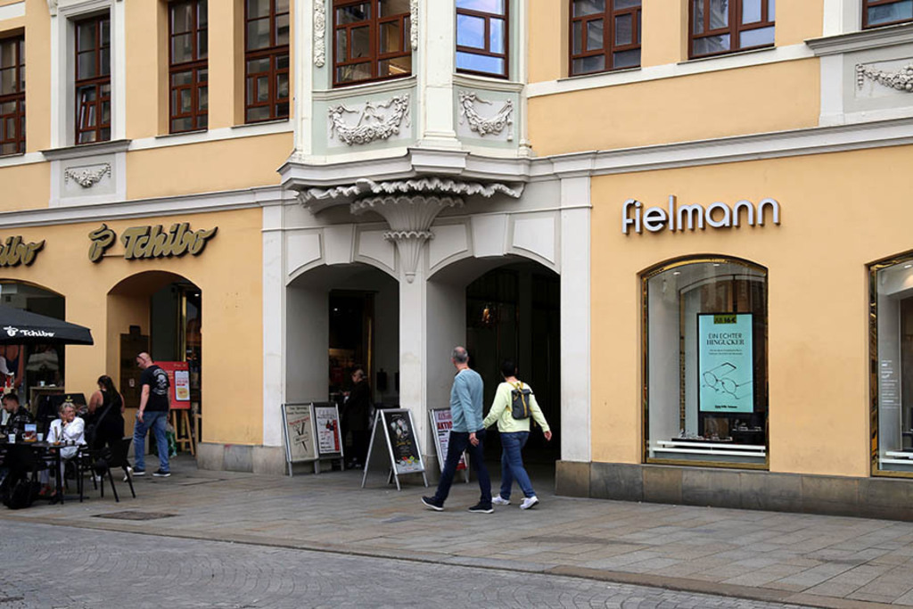 Königshaus-Passage | Das Team hinter BILDLEXIKON LEIPZIG bündelt historische wie aktuelle Informationen über die Stadt Leipzig in Text und Bild auf einer Plattform und stellt diese der interessierten Öffentlichkeit zur Verfügung.