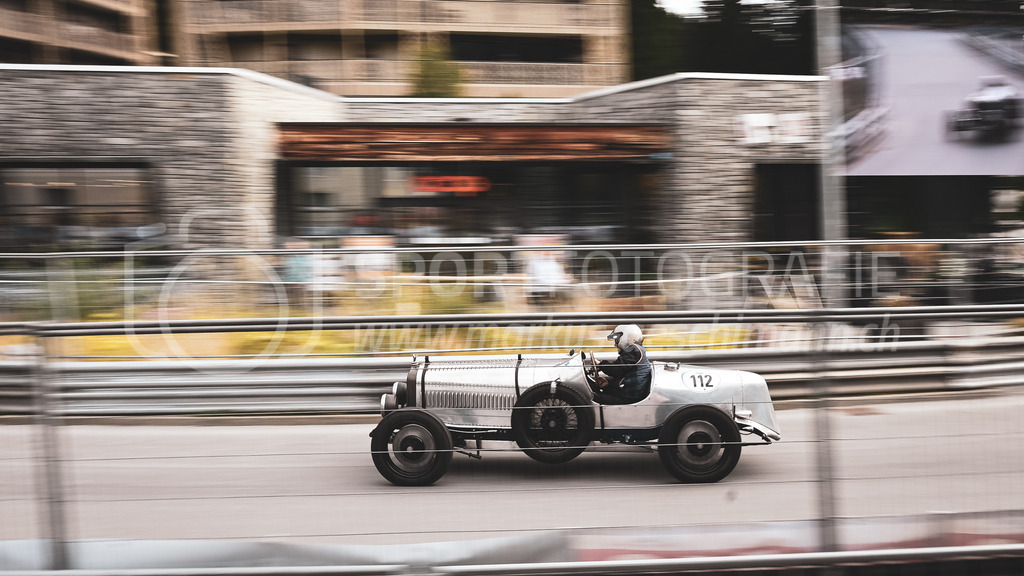 19. Arosa ClassicCar 2023 - 1. September 2023 | 19. Arosa ClassicCar 2023
Arosa, Schweiz
Heimgartner Roger aus Wollerau mit der Startnummer 112 in einem Pontiac Roadster, Jahrgang 1929, in der Klasse Alpine Performance.
@arosaclassiccar, @arosa.official, #arosaclassiccar, #arosa, #76curves, #classiccar
Bild: Sportfotografie Markus Aeschimann | www.markus-aeschimann.ch - Realisiert mit Pictrs.com
