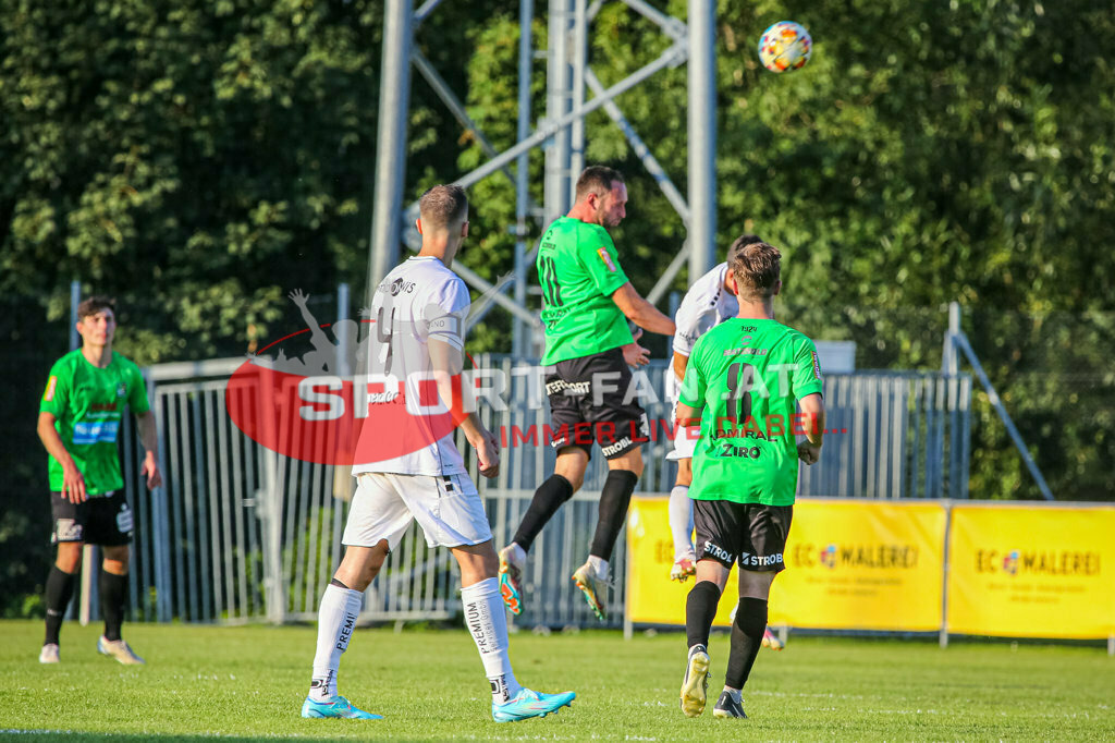 ASK Klagenfurt - SC Weiz 2:3, Kärntner Liga 3. Runde | Mateo Grubor (ASK Klagenfurt #4) Jan Ostermann (SC Weiz #8) Danijel Prskalo (SC Weiz #10) ASK Klagenfurt - SC Weiz 2:3 am 13.08.2023 in Klagenfurt
(ASK Sportzentrum Fischl), Austria, (Photo by Ernst Krawagner sport-fan.at) - Realisiert mit Pictrs.com