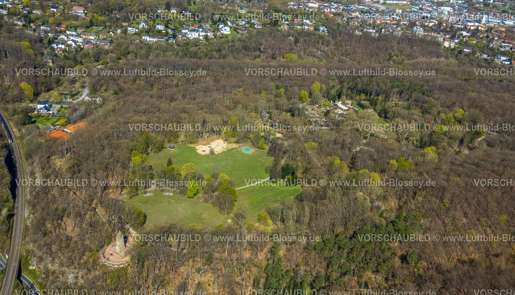 Witten220401428-2 | Luftbild, Waldgebiet Hohenstein mit Bergerdenkmal, Liegewiese und Kinderspielplatz, Streichelzoo, Witten, Ruhrgebiet, Nordrhein-Westfalen, Deutschland