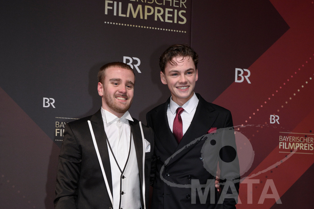 _DWI5017 | Nico Marischka mit Begleitung bei der Verleihung des 47. Bayerischen Filmpreises 2026  im Prinzregententheater. München, Deutschland. Der Bayerische Filmpreis wird seit 1979 von der Bayerischen Staatsregierung verliehen, um die Bedeutung des Kinofilms als Kulturgut herauszustellen - Realisiert mit Pictrs.com
