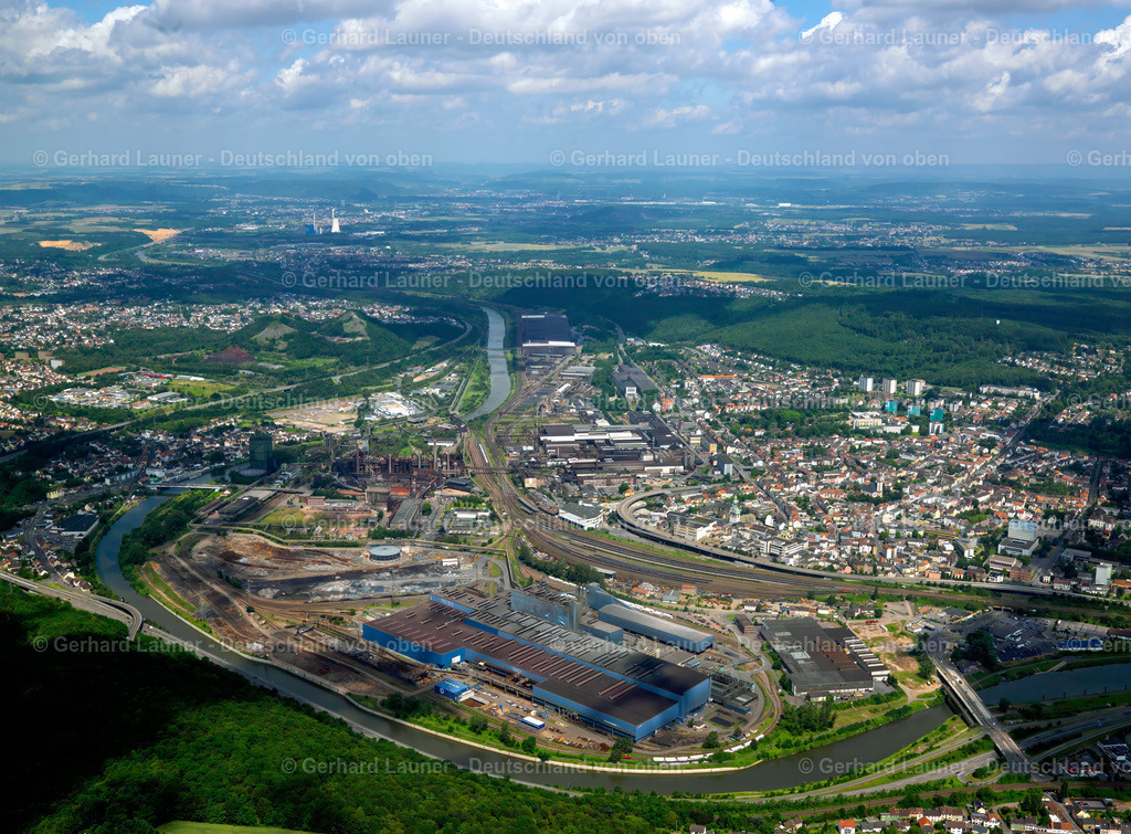 2736091 | Die Völklinger Hütte ist das weltweit einzige vollständig erhaltene Eisenwerk weltweit.Es ist das erste Industriedenkmal dieser Epoche, das in die Welterbeliste der UNESCO aufgenommen wurde
