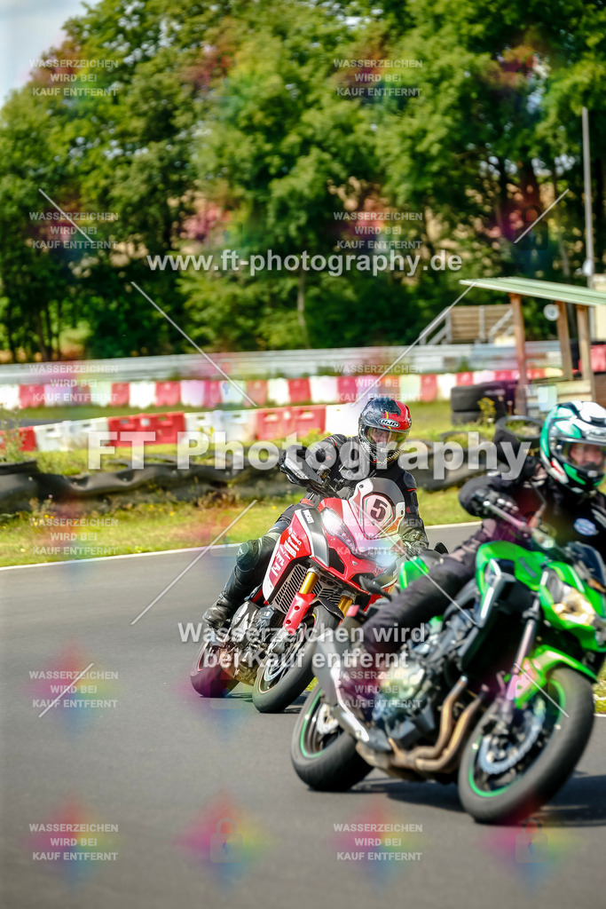 VBK-4859 | Hier findet Ihr Bilder von Touristenfahrten auf der Nürburgring Nordschleife oder von anderen Veranstaltungen die ich besucht habe. Viel Spass beim Durch Schauen 