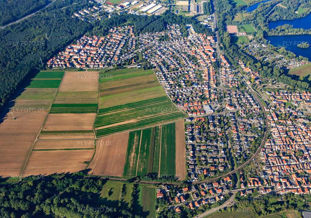 Luftbild: Ortsübersicht aus Süden im Ortsteil Sondernheim in Germersheim im Bundesland Rheinland-Pfalz in Deutschland. Foto: IMG_072863.jpg vom 23.09.2014 durch Werner Riehm/FLY-FOTO.de