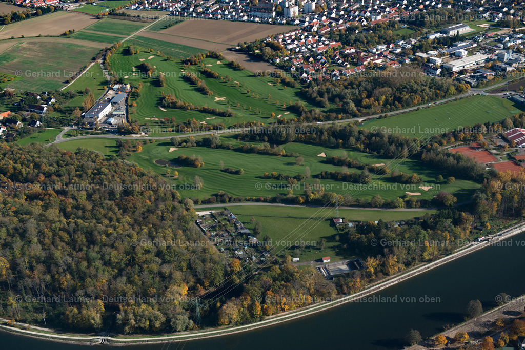 3705092 | NEU-ULM 16.10.2017 Gelände des Golfplatz des NEW GOLF CLUB Neu-Ulm in Neu-Ulm im Bundesland Bayern, Deutschland. Weiterführende Informationen bei: M&amp;F Sport GmbH &amp; Co. KG (Kommanditgesellschaft). // Grounds of the Golf course at of NEW GOLF CLUB Neu-Ulm in Neu-Ulm in the state Bavaria, Germany. Further information at: M&amp;F Sport GmbH &amp; Co. KG (Kommanditgesellschaft). Foto: Gerhard Launer