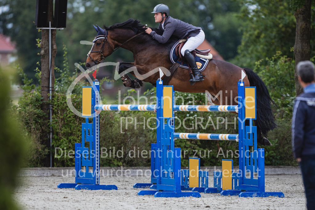 240614_Lemwerder_S1-Springen-548 | Deine schönsten Turniermomente als professionelle Fotos! Entdecke hochwertige Pferdesport-Fotografie im Online-Shop. Jetzt Fotos finden & bestellen!