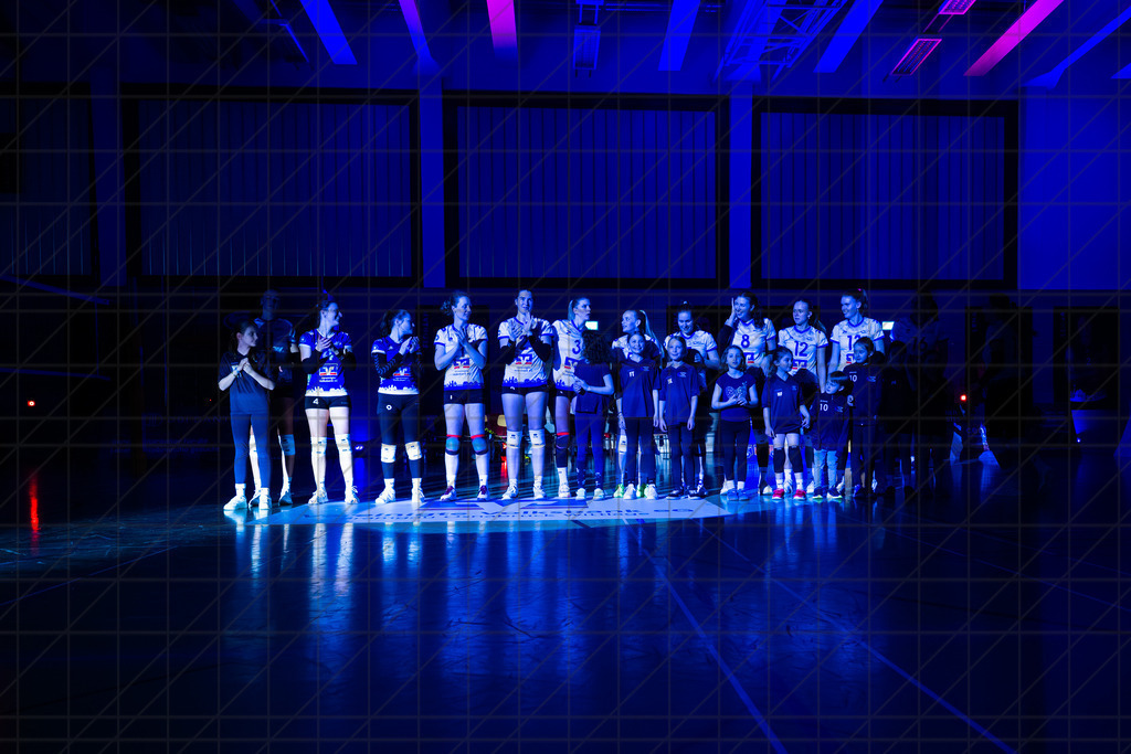 2. VBLF Nord 25/26 | Spiel 4087 | VC Osnabrück vs. BSV Ostbevern | Das Team des Volleyballclub Osnabrück e.V.  ist bereit. //  07.02.26: 2. VBLF Nord 25/26 | Spiel 4087 | VC Osnabrück vs. BSV Ostbevern / Osnabrück / Deutschland  //   CREDIT:www.bullenfotos.de, Martin König, Hörner Weg 40, D-49078 Osnabrück, +4917663732967 // Nutzung und Weitergabe nur zu den vereinbarten Zwecken. Presseanfragen an Ersteller. Alle Rechte beim Ersteller. Honorierung nach MFM. - Realisiert mit Pictrs.com