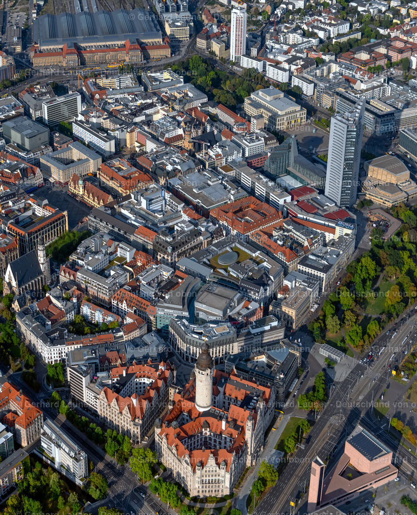 4040416A | LEIPZIG 14.09.2020 Gebäude des Rathauses der Stadtverwaltung am Martin-Luther-Ring in Leipzig im Bundesland Sachsen. Weiterführende Informationen bei: Stadt Leipzig. // Town Hall building of the city administration on Martin-Luther-Ring in Leipzig in the state Saxony. Further information at: Stadt Leipzig. Foto: Gerhard Launer