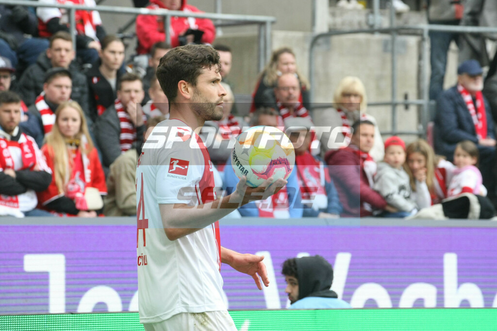 1. FC Köln - SC Freiburg | Jonas Hector -© Sportfoto-Sale (MK) - Realisiert mit Pictrs.com
