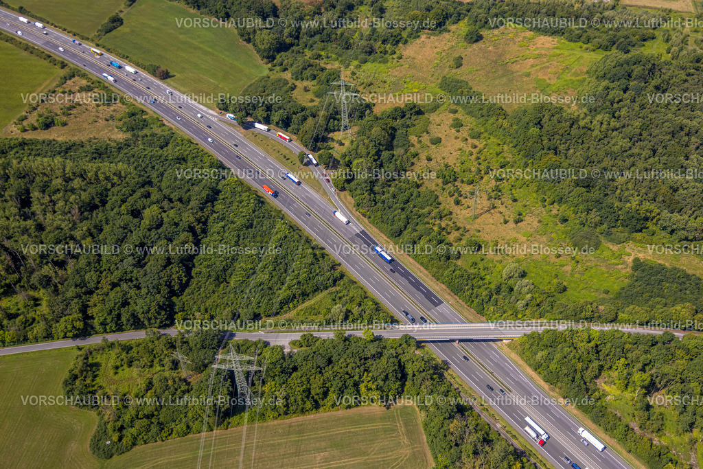 Hamm250702372Uentrop | Luftbild, Autobahn A2 mit LKW Rastplatz Im großen Klei, Wiesen in Felder in Uentrop, Brücke Frielinghauser Straße, Hamm, Ruhrgebiet, Nordrhein-Westfalen, Deutschland