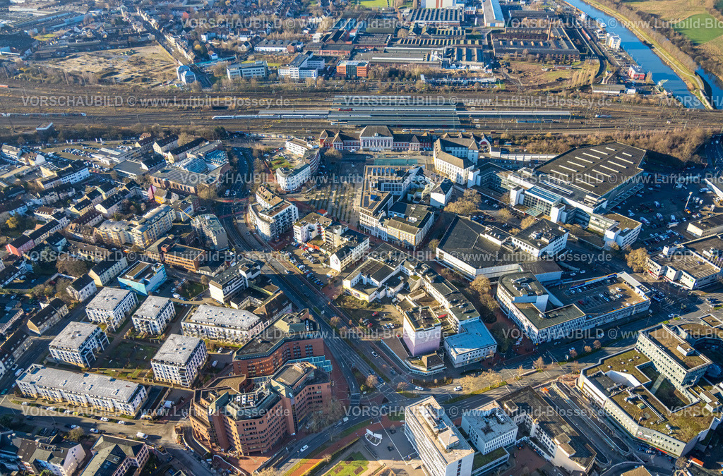 Hamm251202122 | Luftbild, Hbf Hauptbahnhof Hamm und Bahnhofsgebäude mit Vorplatz,  City Innenstadtansicht um den Willy-Brandt-Platz und Platz der Deutschen Einheit, Technisches Rathaus, Mitte, Hamm, Ruhrgebiet, Nordrhein-Westfalen, Deutschland