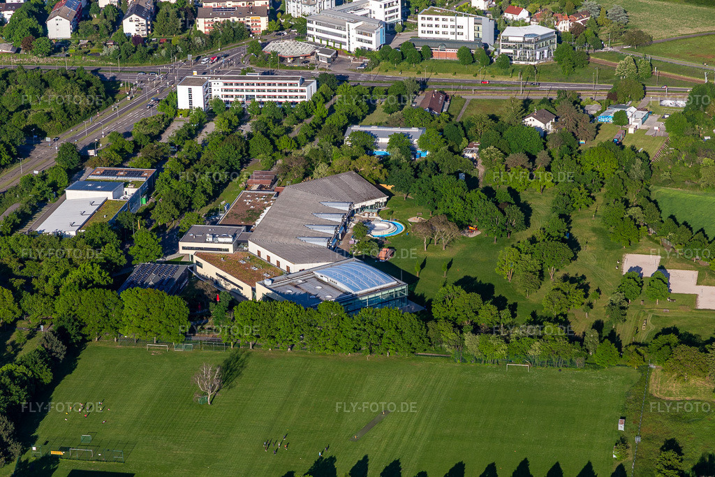 Luftbild: Fächerbad Karlsuhe im Ortsteil Hagsfeld in Karlsruhe im Bundesland Baden-Württemberg in Deutschland. Foto: IMG_126849.jpg vom 28.05.2021 durch Werner Riehm/FLY-FOTO.de