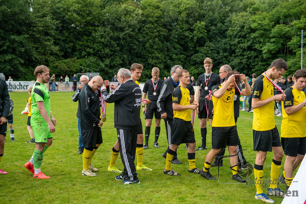 1. FC Ohmstede-SVE Wiefelstede | Herren Kreispokalfinale Jade-Weser-Hunte; 1.FC Ohmestede (gelb) - SVE Wiefelstede (weiß) am 16.06.2024; in Obenstrohe (Plaggenkrugstraße), Photo: Philip Eiben 2024 - Realisiert mit Pictrs.com