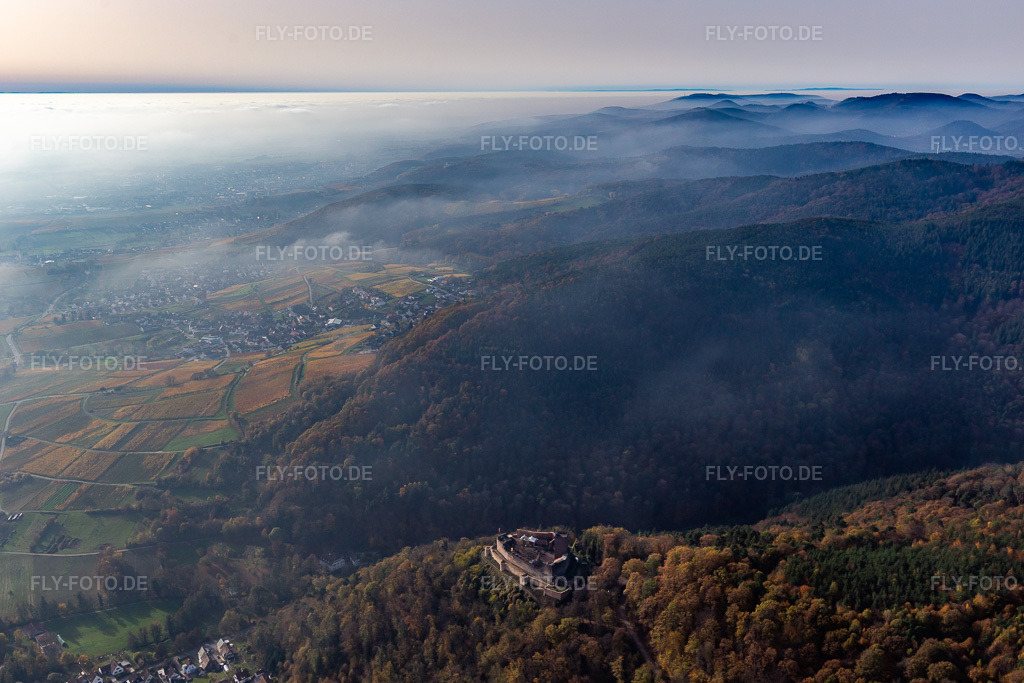 Luftbild: Burg Landeck in Klingenmünster im Bundesland Rheinland-Pfalz in Deutschland. Foto: IMG_123699.jpg vom 07.11.2020 durch Werner Riehm/FLY-FOTO.de