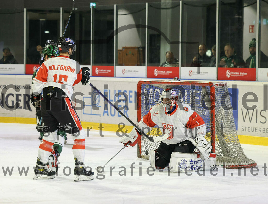 2024-01-12_086_TSV_Erding_gegen_EV_Dingolfing | Erding, Deutschland, 12.01.2024:
Eishockey, Bayernliga Vorrunde 2023 / 2024, 24. Spieltag, TSV Erding gegen EV Dingolfing, Endergebnis: 10:2

Dennis Jedrus (EV Dingolfing, #1)

Foto: Christian Riedel / fotografie-riedel.net