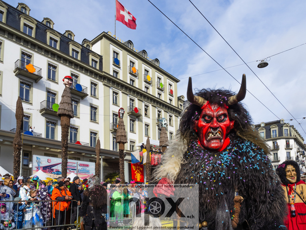 Fritschi-Umzug Luzern 2026 | Foto-Standort: Schweizerhof Luzern - Realisiert mit Pictrs.com