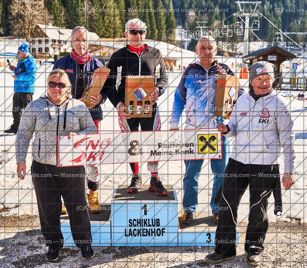 ALP1247_MastersCup-RTL-II_LKHF_Siegerehrung | NÖ Raiffeisen MastersCup, Jugend - Damen - Herren, Riesentorlauf-Rennen 2 auf der Fuchswaldpiste in Lackenhof am Ötscher, durchführender Verein: Schiklub Lackenhof, So 9. Februar 2025.