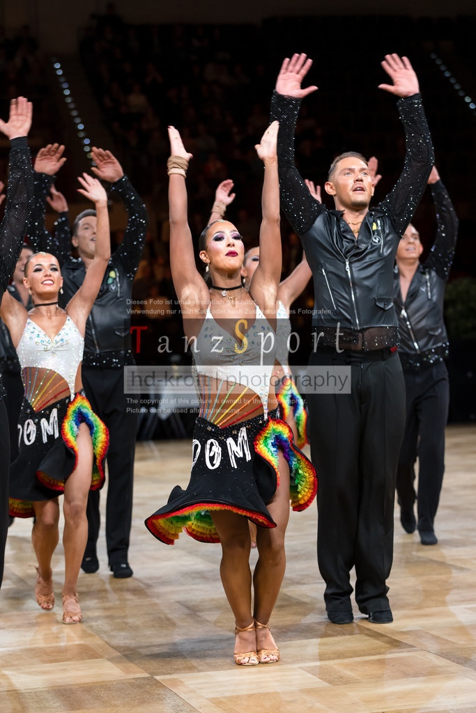 20241109_DM-Formationen_Vorrunde_1007 | Tanzsportbilder, Standardtanz, Lateintanz, WDSF, DTV, LTVB, dancecomp, goc, hessen tanzt, blaues band der spree, walzer, tango, wiener walzer, slowfox, quickstepp, samba, rumba, cha-cha-cha, paso doble. jive, hd-kroft photography, turniertanzsport