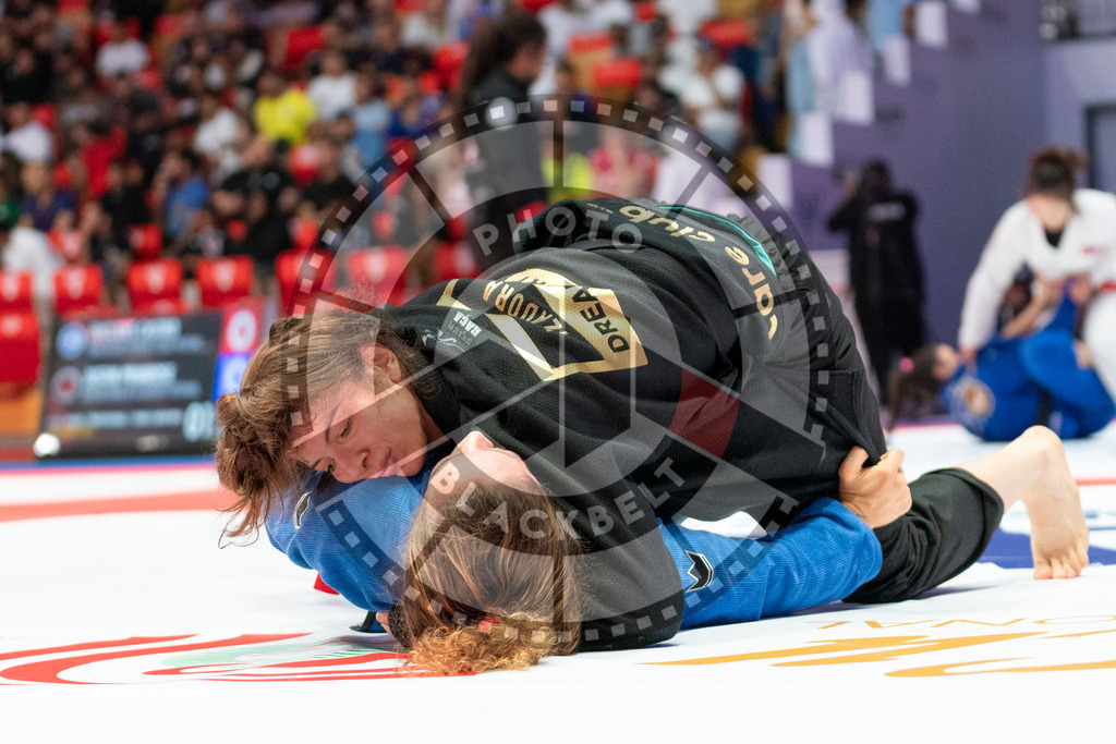 20231109PBB4570 | Fighters compete during the AJP World Professional Championship in the Mubadala Arena in Abu Dhabi, Arab United Emirates, on November 9, 2023.
