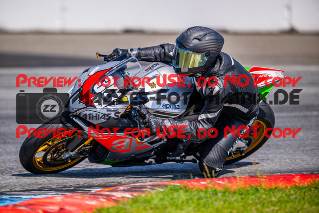 MaZZes_FotoMatrix_240520_6021986_9590 | GELB