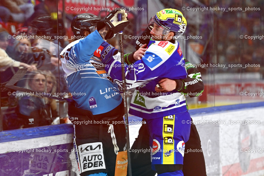 EC IDM WÄRMEPUMPEN VSV vs. Steinbach Black Wings Linz | Faustkampf, #91 Nick Hutchison EC VSV, #26 Travis Barron Black Wings Linz, EC IDM WÄRMEPUMPEN VSV vs. Steinbach Black Wings Linz, EC IDM WÄRMEPUMPEN VSV vs. Steinbach Black Wings Linz am 04.03.2026 in Villach (Stadthalle Villach), Austria, (Photo by Bernd Stefan)