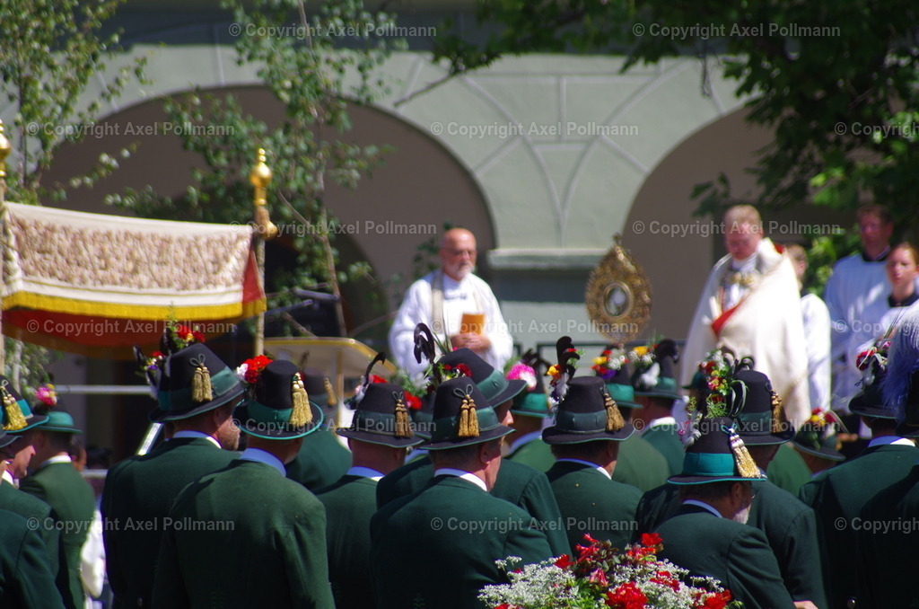 IMGP6720 | fotografiert von Axel PollmannLeonhardi Wallfahrt Benediktbeuern und Murnau, Fronleichnam, Fasching, Landschaft im Loisachtal und Benediktbeuern  - Realisiert mit Pictrs.com