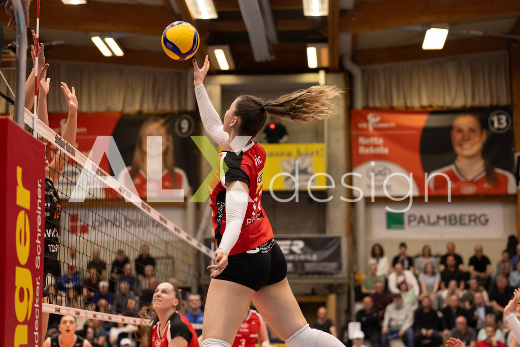 Volleyball I Frauen I Saison 2025-2026 I Volleyball NLA | Women I  Playoffs Finals 2/5 I  VC Kanti Schaffhausen - viteos NUC I  10.04.2026 | 17 Leana Zuvic (CH) (VC Kanti Schaffhausen) - Aussen - Realisiert mit Pictrs.com