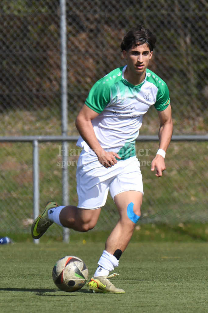 SpVgg GW Deggendorf : SV Hofkirchen | Andras Mityko (SpVgg GW Deggendorf #3) - Realisiert mit Pictrs.com