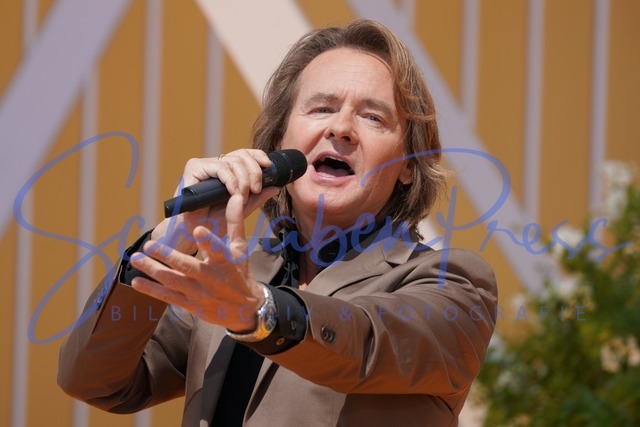 100722Ho5683 | Uwe Busse - Immer wieder sonntags - Staffel 5
Volles Haus bei der ARD Live Unterhaltungsshow Immer wieder sonntags ( IWS ).

Deutschland, Rust, Europapark, 10.07.2022