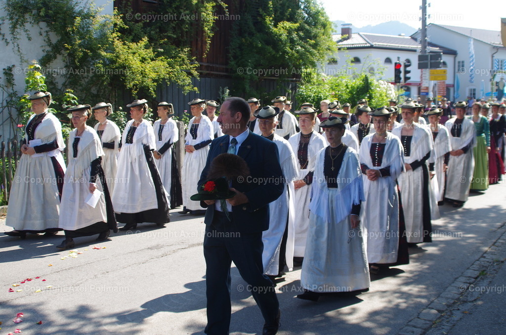 IMGP4227 | fotografiert von Axel PollmannLeonhardi Wallfahrt Benediktbeuern und Murnau, Fronleichnam, Fasching, Landschaft im Loisachtal und Benediktbeuern  - Realisiert mit Pictrs.com