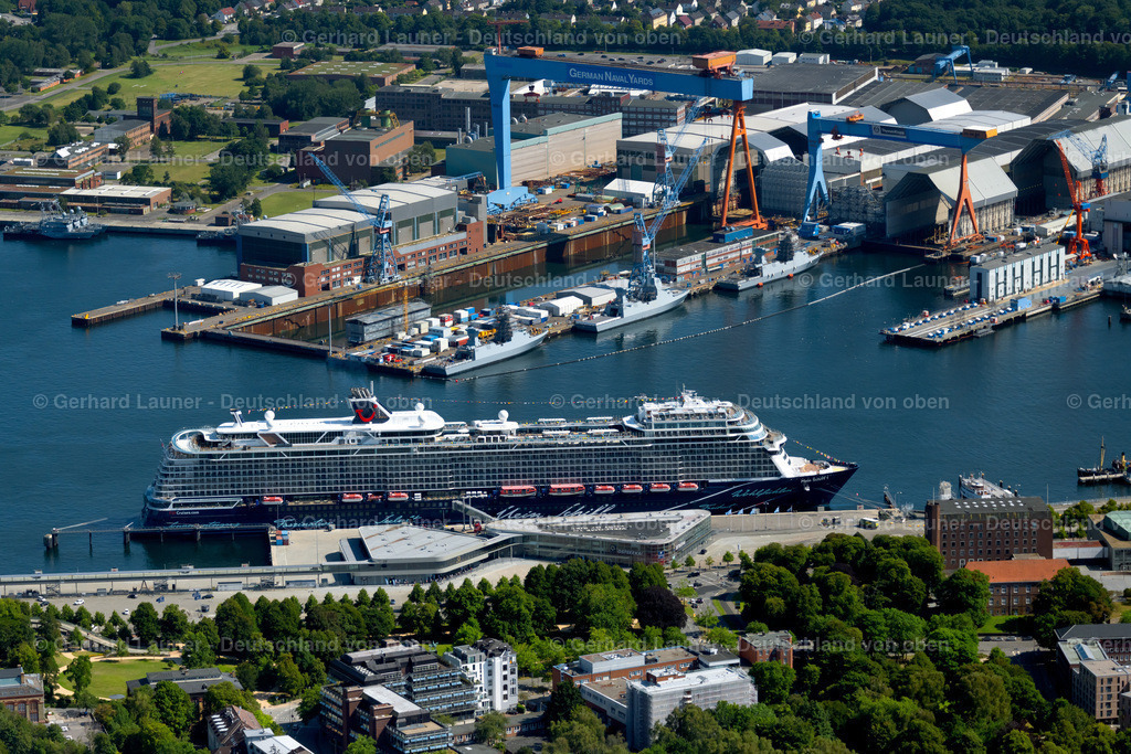 4037976 | KIEL 07.08.2020 Kreuzfahrt- Passagier- und Fahrgast- Schiff "Mein Schiff 1" in Kiel im Bundesland Schleswig-Holstein, Deutschland. Weiterführende Informationen bei: TUI Cruises GmbH. // Cruise and passenger ship "Mein Schiff 1" in Kiel in the state Schleswig-Holstein, Germany. Further information at: TUI Cruises GmbH. Foto: Gerhard Launer