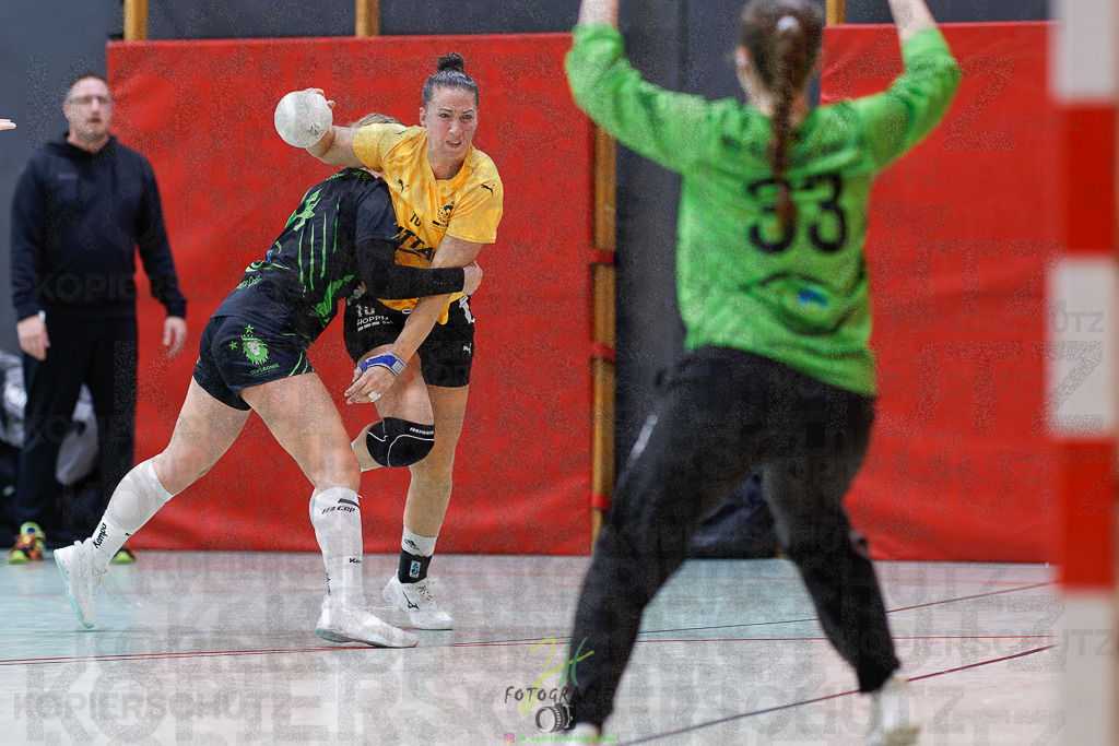 Frauen Oberliga Mitte (HHV); HSG Kleenheim/Langgöns II - HSG Eibelshausen/Ewersbach | Frauen Oberliga Mitte (HHV); HSG Kleenheim/Langgöns II - HSG Eibelshausen/Ewersbach am 01.11.2025 in Oberkleen (Weidig-Halle)Photo © 2025 - Jörg Heinrich - Realisiert mit Pictrs.com
