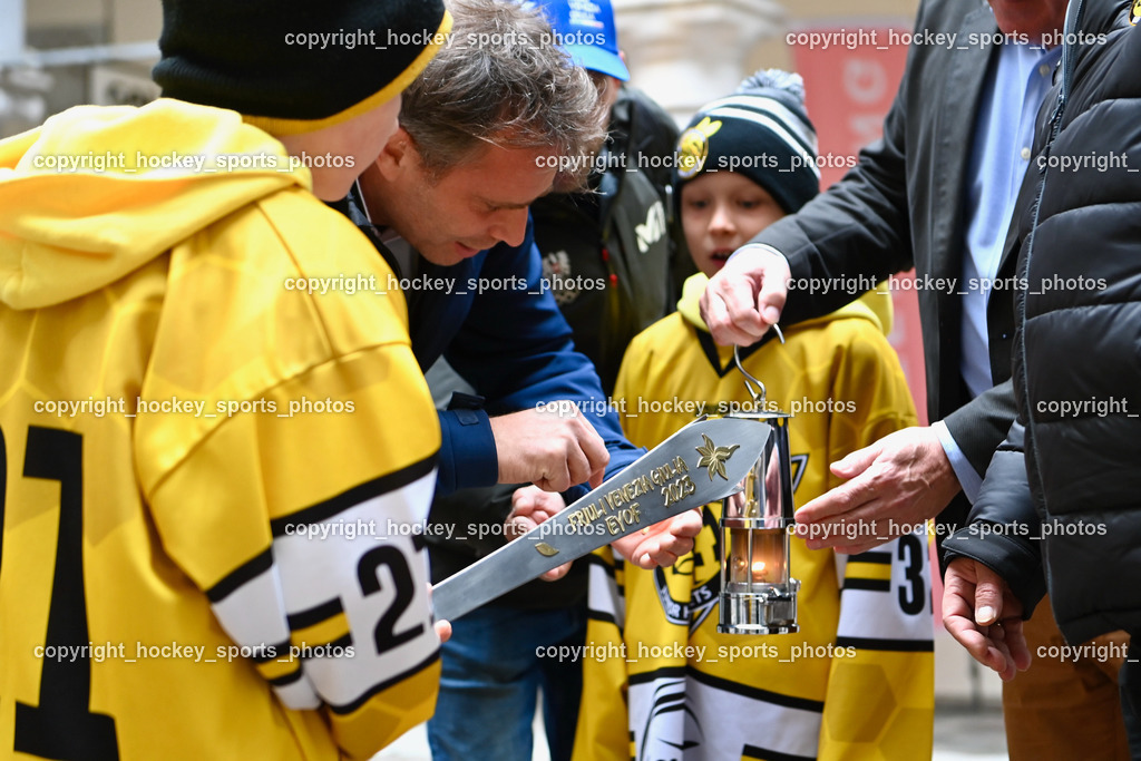 European Youth Olympic Festival EYOF 2023 Pressekonferenz | Olympisches Feuer, Giuseppe Mion, Jugendspieler EC Hornets Spittal