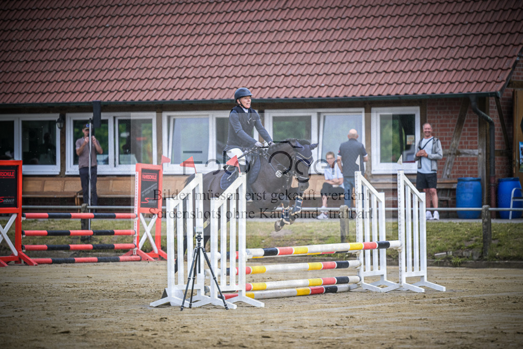 DOS_0091 | Entdecke hochwertige Reitturnierfotos von Foto Oger. Professionell, emotional und authentisch – jetzt Lieblingsmomente im Shop bestellen.Deutschlandweite Turnierfotografie. - Realisiert mit Pictrs.com